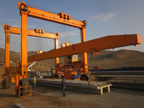 Ellsen Straddle Carrier Rubber Tyre Gantry Crane